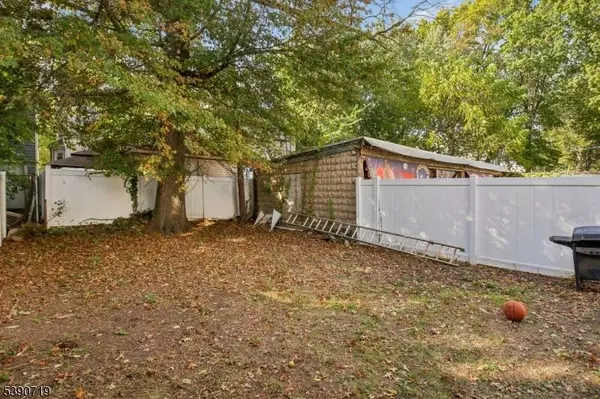 847 S 14th St, Newark City, NJ 07108