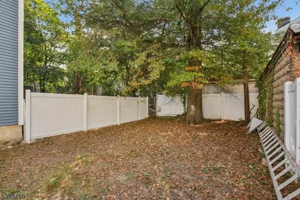 847 S 14th St, Newark City, NJ 07108