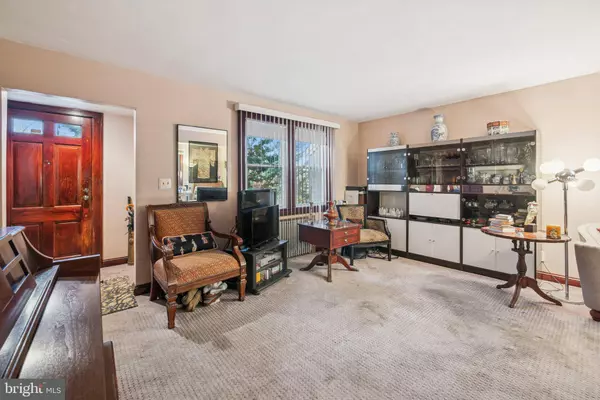 90 ARDMORE AVE, Clifton, NJ 07014