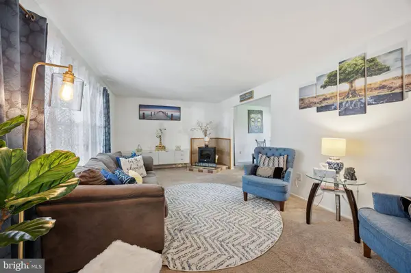 1606 RIVERSEDGE DR, Delanco, NJ 08075