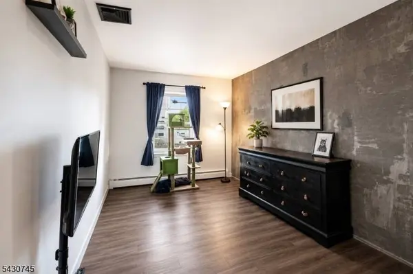 450-452 Edmund Ave #8, Paterson City, NJ 07502
