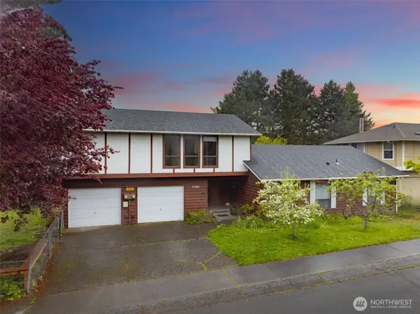 17305 Stone CT N, Shoreline, WA 98133