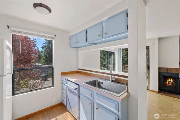 17305 Stone CT N, Shoreline, WA 98133