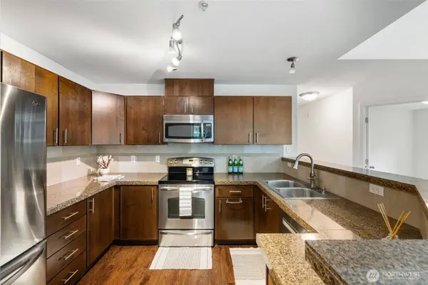 21026 40th PL S #L6, Seatac, WA 98198
