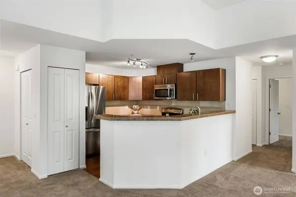21026 40th PL S #L6, Seatac, WA 98198