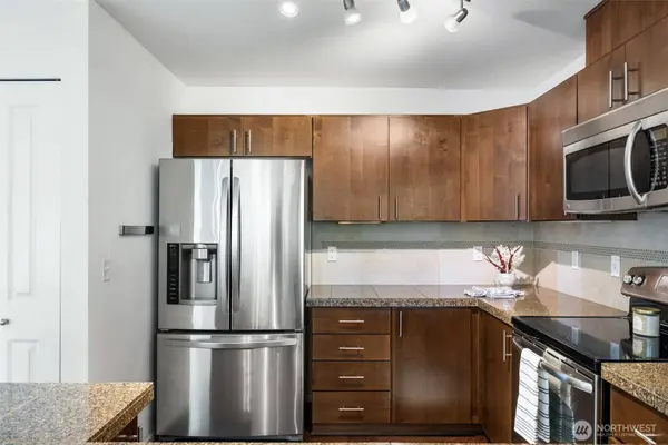 21026 40th PL S #L6, Seatac, WA 98198