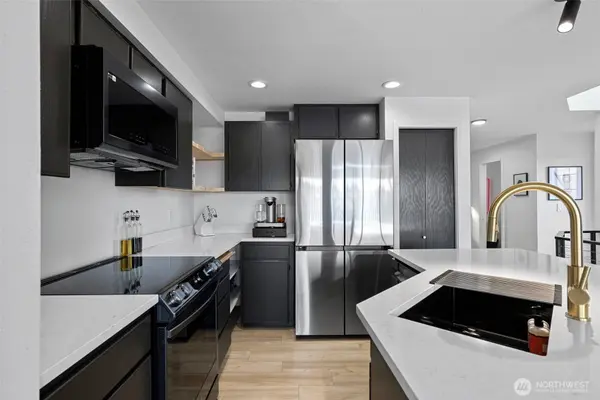 610 E Lake Stevens RD #101, Lake Stevens, WA 98258