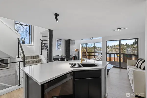 610 E Lake Stevens RD #101, Lake Stevens, WA 98258