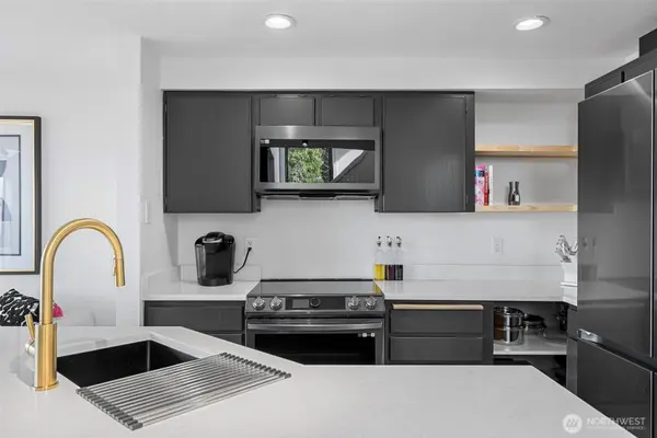 610 E Lake Stevens RD #101, Lake Stevens, WA 98258