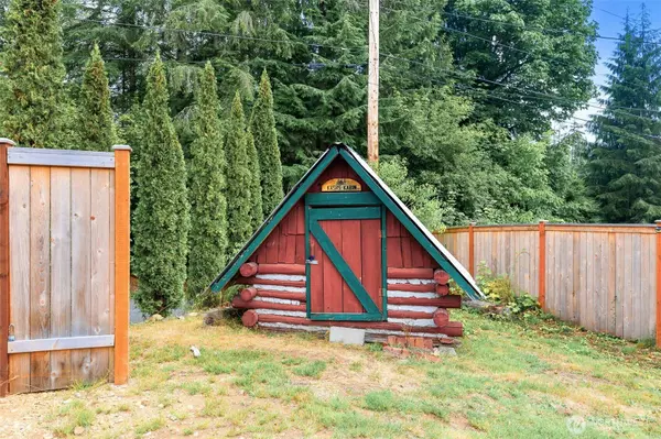 21916 Bench DR, Granite Falls, WA 98252