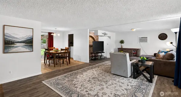 19517 SE Covington Sawyer, Kent, WA 98042