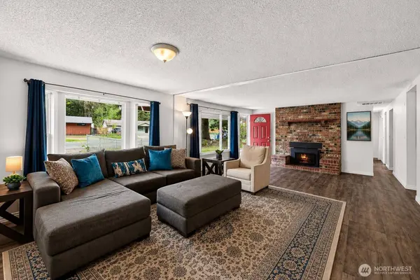 19517 SE Covington Sawyer, Kent, WA 98042