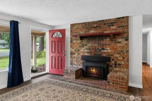19517 SE Covington Sawyer, Kent, WA 98042