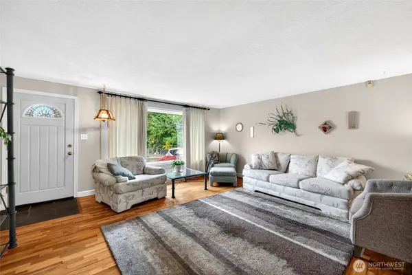 8035 S 116th ST, Seattle, WA 98178