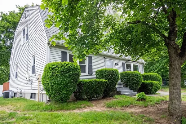 20 Lively Ln, Springfield, MA 01109