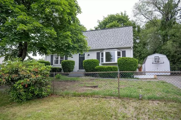 20 Lively Ln, Springfield, MA 01109
