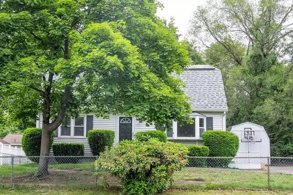 20 Lively Ln, Springfield, MA 01109