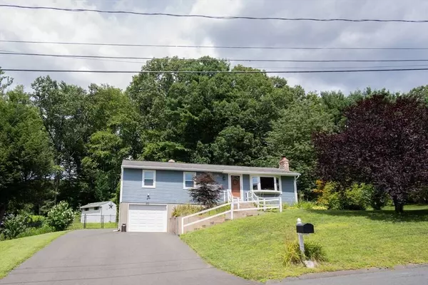 80 Knollwood Dr, Westfield, MA 01085