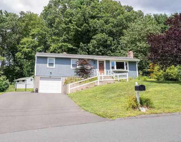 80 Knollwood Dr, Westfield, MA 01085