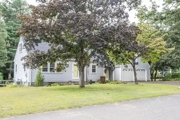 26 Deepwoods Dr, Westfield, MA 01085