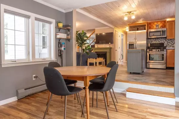 26 Deepwoods Dr, Westfield, MA 01085