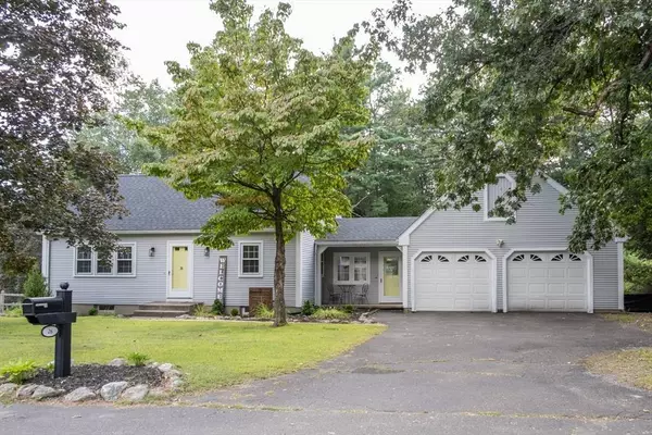 26 Deepwoods Dr, Westfield, MA 01085