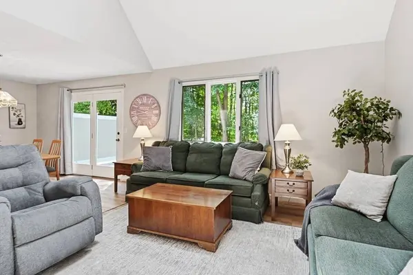 2205 Boston Rd #L109, Wilbraham, MA 01095