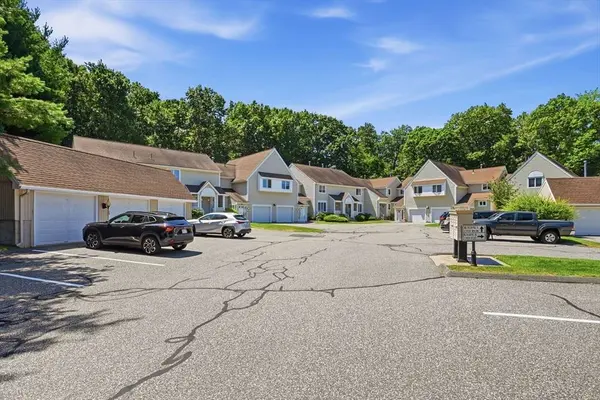 2205 Boston Rd #L109, Wilbraham, MA 01095