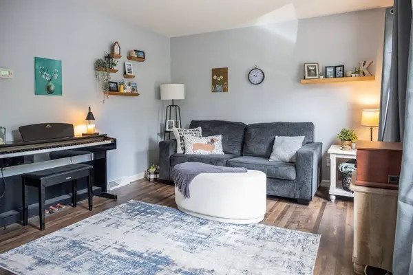 166 Hillside Rd #5, Westfield, MA 01085
