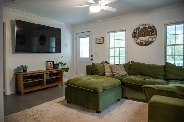 192 Vining Hill Rd, Southwick, MA 01077