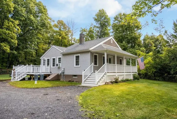 192 Vining Hill Rd, Southwick, MA 01077