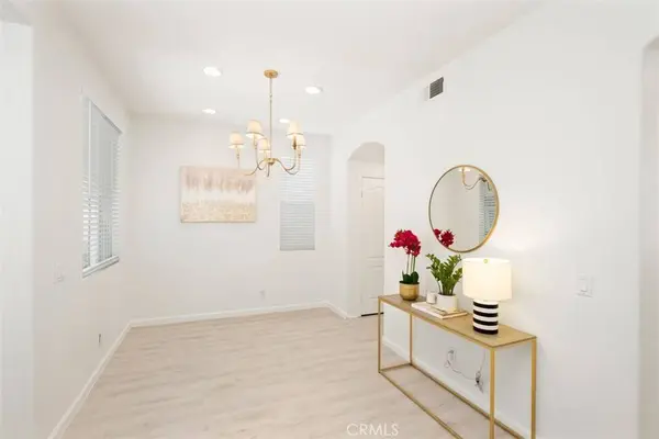 201 Kensington #26, Irvine, CA 92606