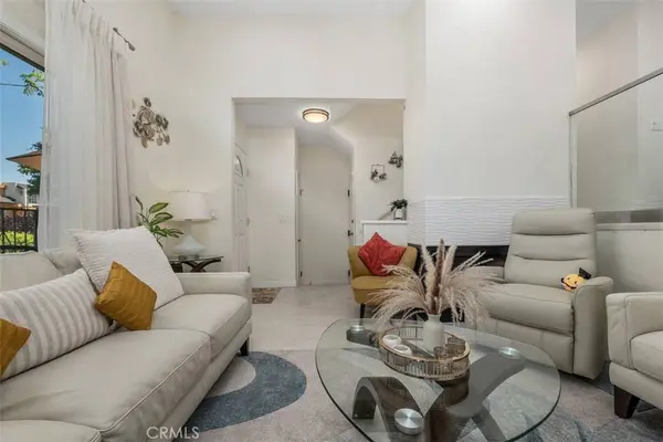 17906 River CIR #1, Canyon Country, CA 91387