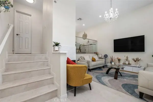 17906 River CIR #1, Canyon Country, CA 91387