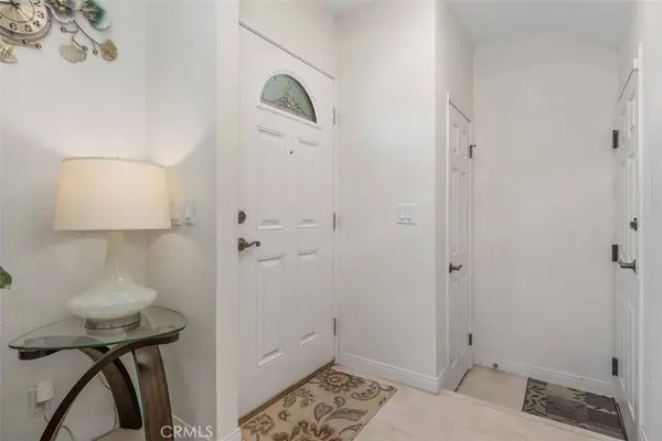 17906 River CIR #1, Canyon Country, CA 91387