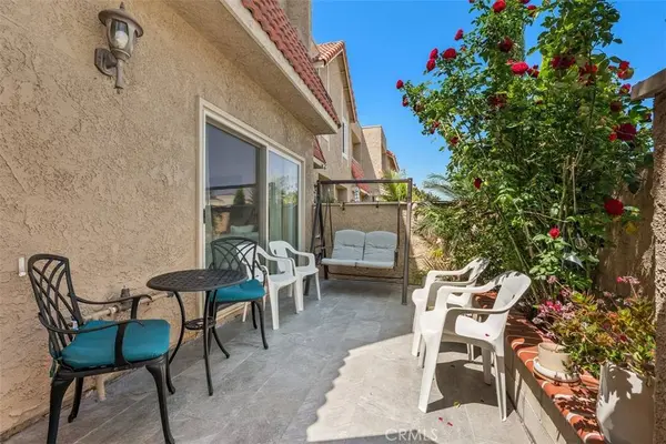 17906 River CIR #1, Canyon Country, CA 91387