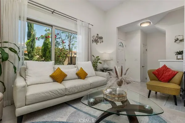 17906 River CIR #1, Canyon Country, CA 91387