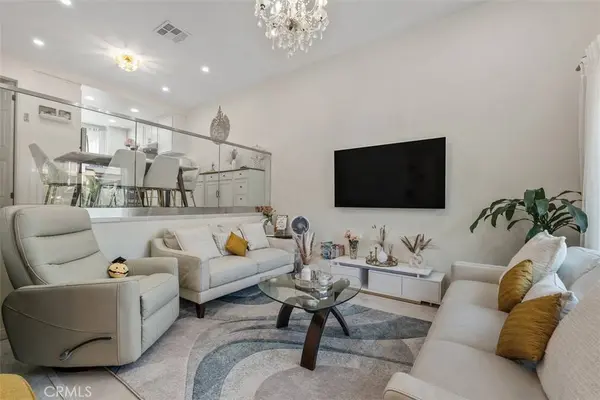 17906 River CIR #1, Canyon Country, CA 91387
