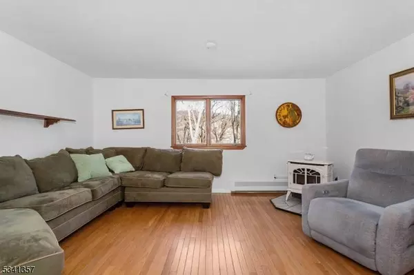 3 Lakeside Ave, Butler Boro, NJ 07405