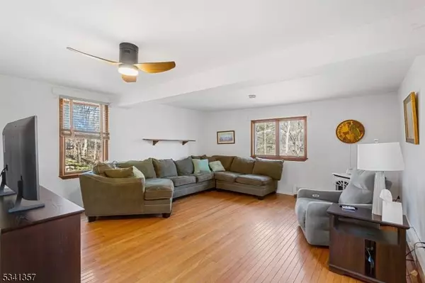 3 Lakeside Ave, Butler Boro, NJ 07405