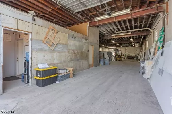 32 California Ave, Paterson City, NJ 07503