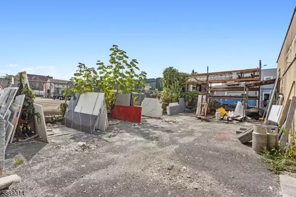 32 California Ave, Paterson City, NJ 07503