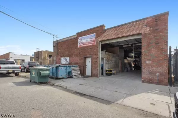 32 California Ave, Paterson City, NJ 07503