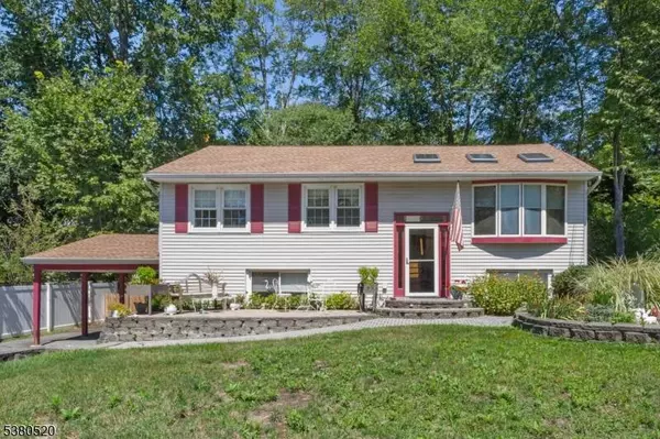 6 Mulberry Trl, Kinnelon Boro, NJ 07405