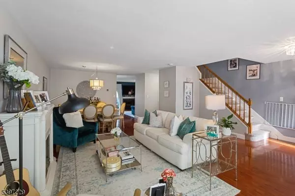 128 Hawthorne Ct, Rockaway Twp., NJ 07866