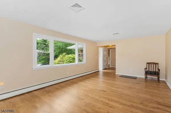 3 Mulberry Trl, Kinnelon Boro, NJ 07405