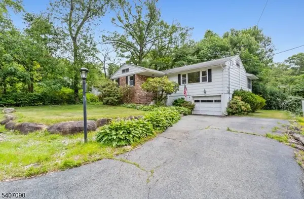 3 Mulberry Trl, Kinnelon Boro, NJ 07405