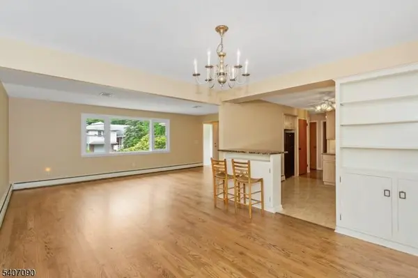 3 Mulberry Trl, Kinnelon Boro, NJ 07405