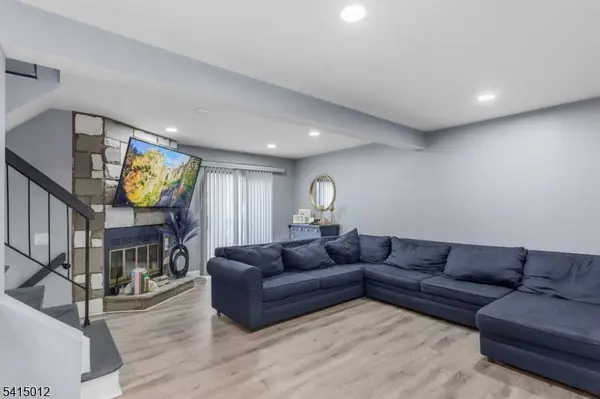 40 Bennington Sq, Washington Twp., NJ 07840
