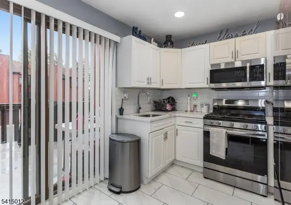 40 Bennington Sq, Washington Twp., NJ 07840